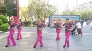 广场舞-《做最美桑巴女孩》-昆明枫帆金碧水兵舞艺术团